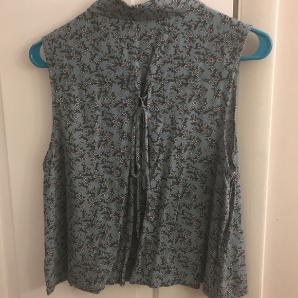 Xhilaration crop top green + white flower pattern - Picture 4 of 6